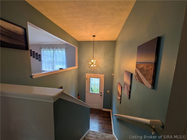 7501 Blue Sky Drive, Sellersburg, IN 47172