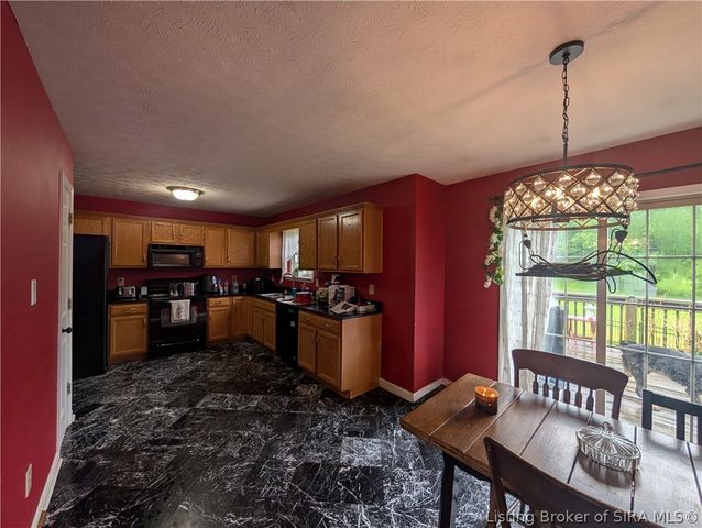 7501 Blue Sky Drive, Sellersburg, IN 47172