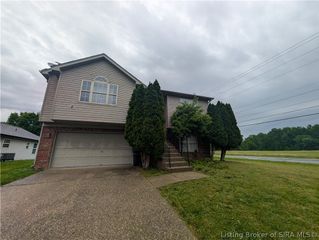 7501 Blue Sky Drive, Sellersburg, IN 47172