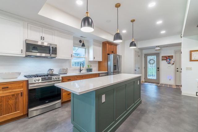 321 Kope Kon Point, Coldwater, MI 49036