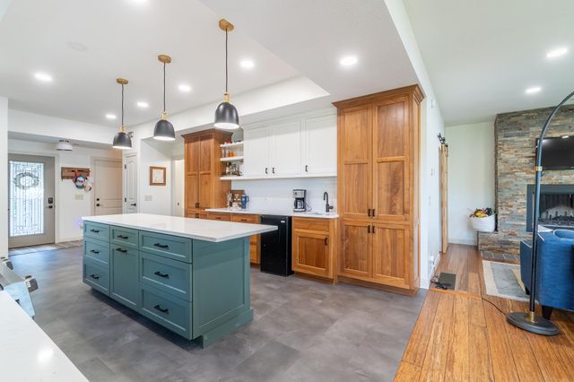 321 Kope Kon Point, Coldwater, MI 49036