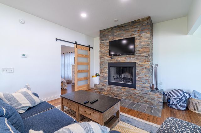 321 Kope Kon Point, Coldwater, MI 49036