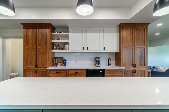 321 Kope Kon Point, Coldwater, MI 49036