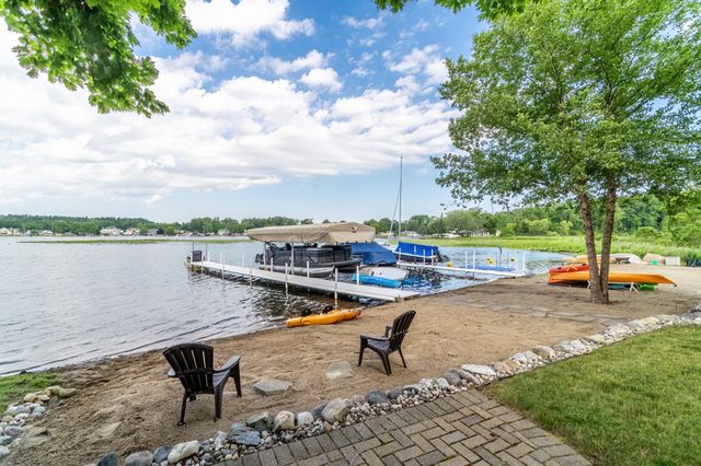 321 Kope Kon Point, Coldwater, MI 49036