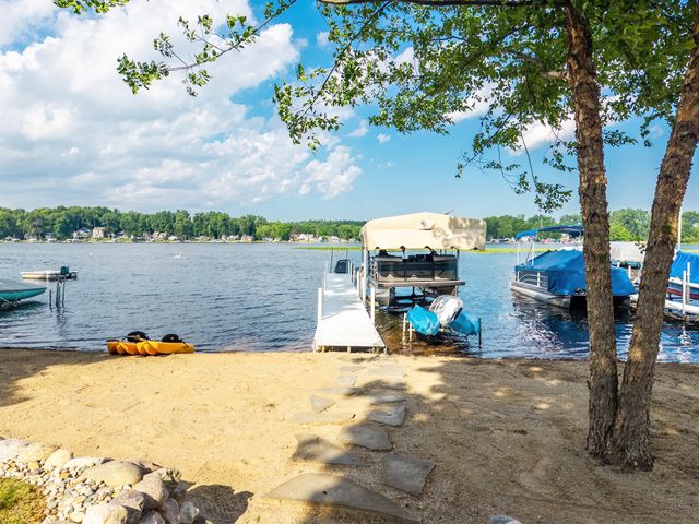 321 Kope Kon Point, Coldwater, MI 49036