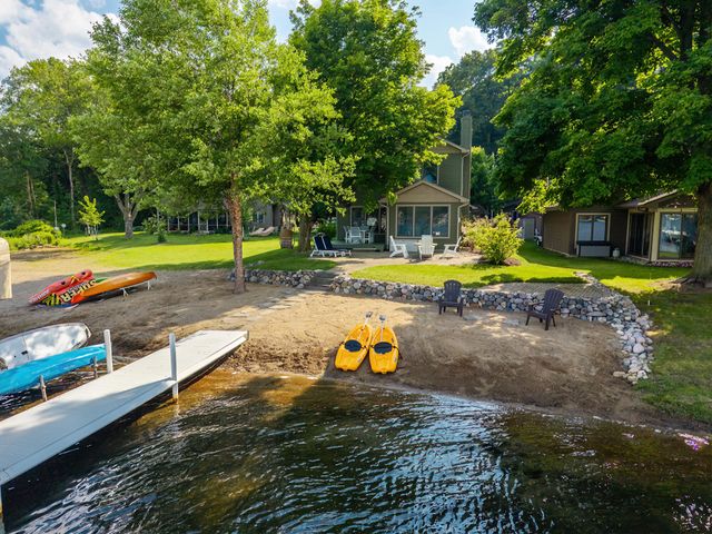321 Kope Kon Point, Coldwater, MI 49036