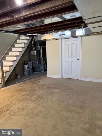 6813 SYLVESTER ST, Philadelphia, PA 19149