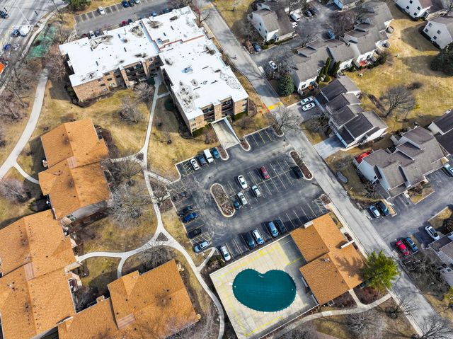 1100 E Randville Drive 312, Palatine, IL 60074