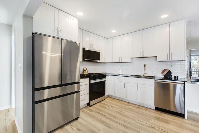 1100 E Randville Drive 312, Palatine, IL 60074