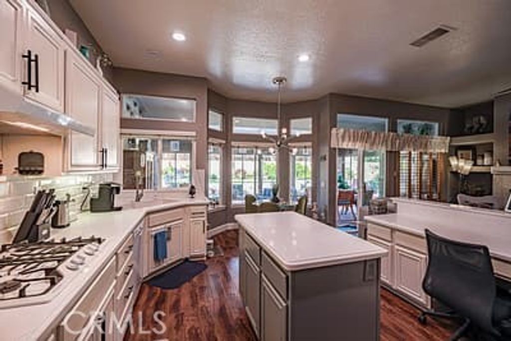 Image 5 of property listing at 1796 Cashew Tree, Hemet, CA 92545