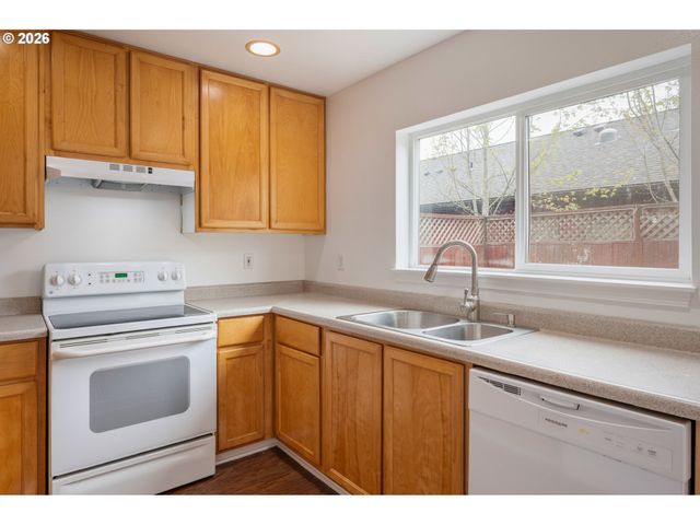 3063 W 15TH Ave, Eugene, OR 97402