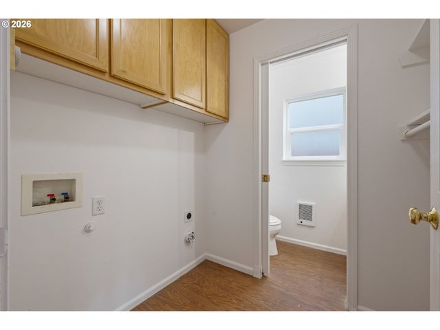 3063 W 15TH Ave, Eugene, OR 97402