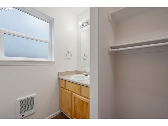 3063 W 15TH Ave, Eugene, OR 97402