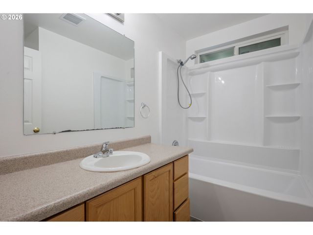 3063 W 15TH Ave, Eugene, OR 97402