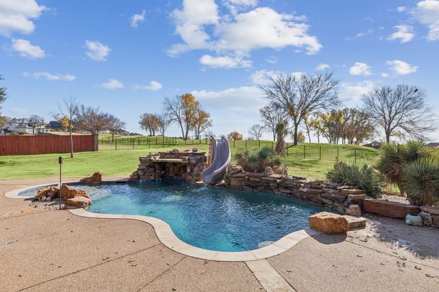 5829 Lakeside Drive, Fort Worth, TX 76179