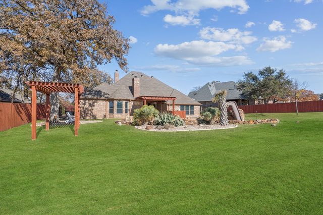 5829 Lakeside Drive, Fort Worth, TX 76179