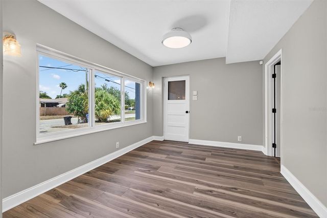 1674 34TH AVENUE N, St Petersburg, FL 33713