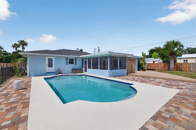 1674 34TH AVENUE N, St Petersburg, FL 33713