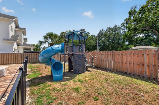 1674 34TH AVENUE N, St Petersburg, FL 33713