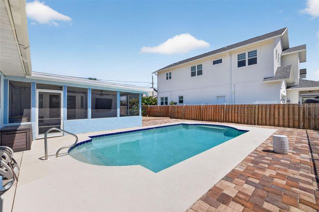 1674 34TH AVENUE N, St Petersburg, FL 33713