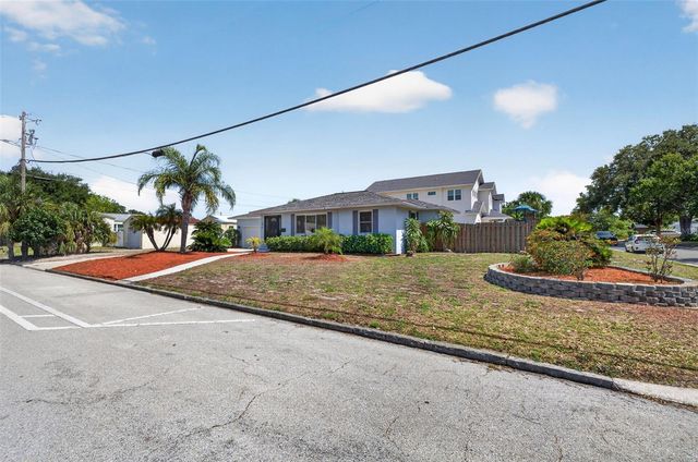 1674 34TH AVENUE N, St Petersburg, FL 33713