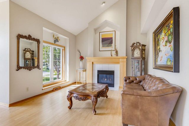 19835 Avondale DRIVE, Brookfield, WI 53045