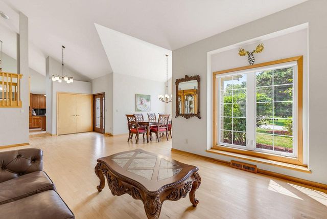 19835 Avondale DRIVE, Brookfield, WI 53045