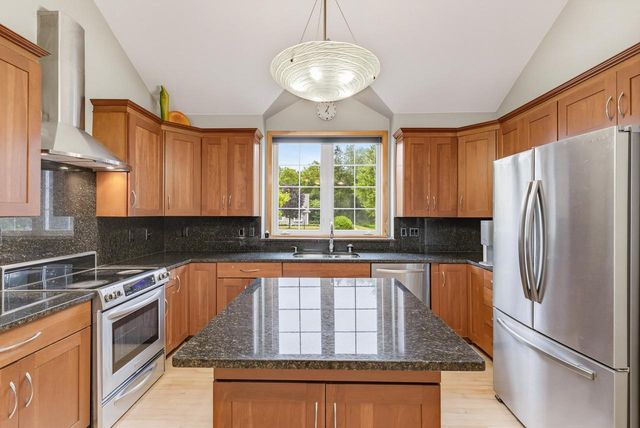 19835 Avondale DRIVE, Brookfield, WI 53045
