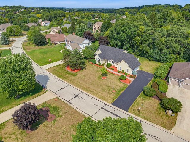 19835 Avondale DRIVE, Brookfield, WI 53045