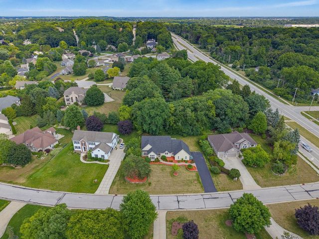 19835 Avondale DRIVE, Brookfield, WI 53045