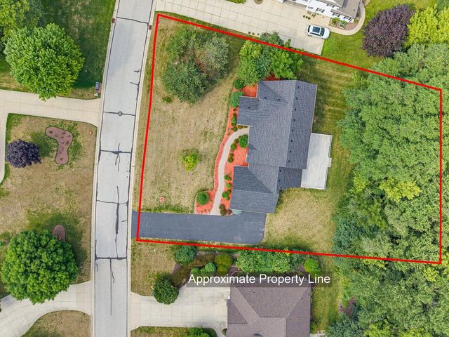 19835 Avondale DRIVE, Brookfield, WI 53045