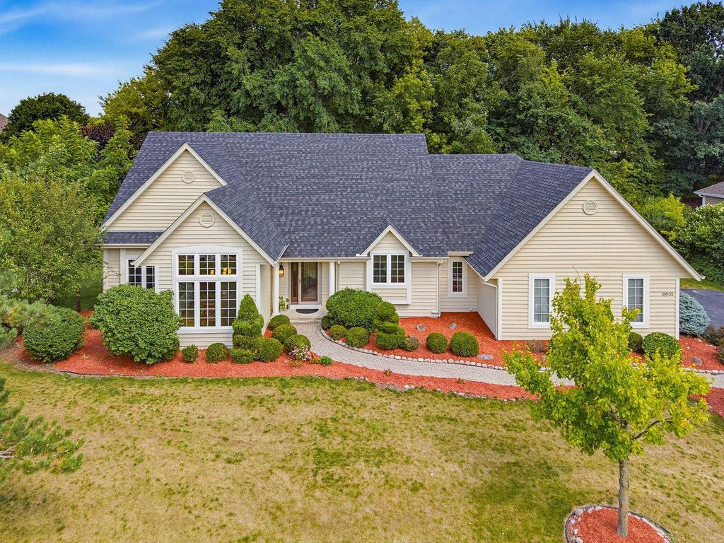 19835 Avondale DRIVE, Brookfield, WI 53045
