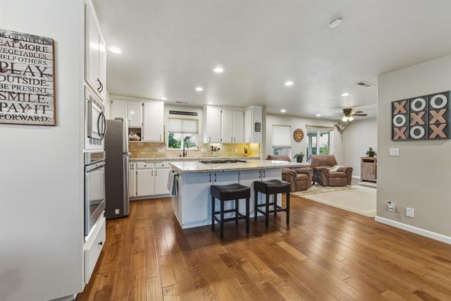 655 Saddleback Dr, Marysville, CA 95901