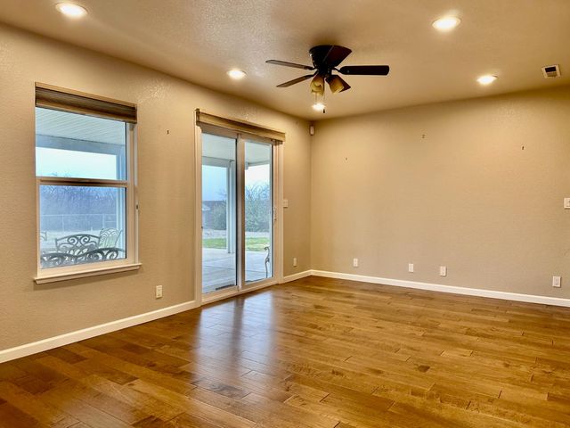 655 Saddleback Dr, Marysville, CA 95901