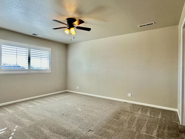 655 Saddleback Dr, Marysville, CA 95901