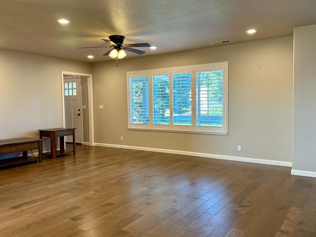 655 Saddleback Dr, Marysville, CA 95901