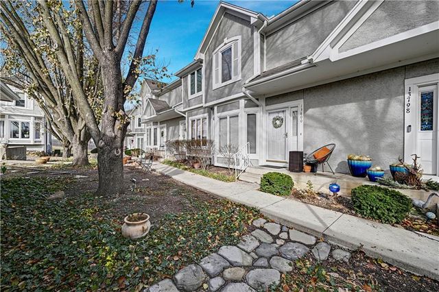 13800 W 58th Terrace, Shawnee, KS 66216