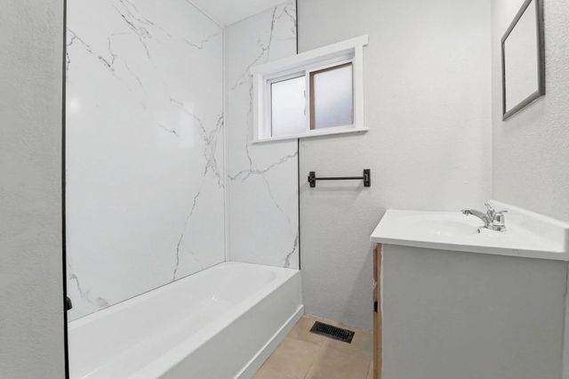 821 N Taylor St, El Dorado, KS 67042