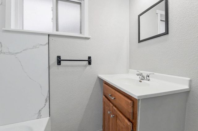 821 N Taylor St, El Dorado, KS 67042