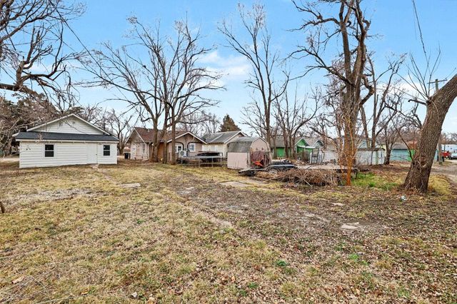 821 N Taylor St, El Dorado, KS 67042