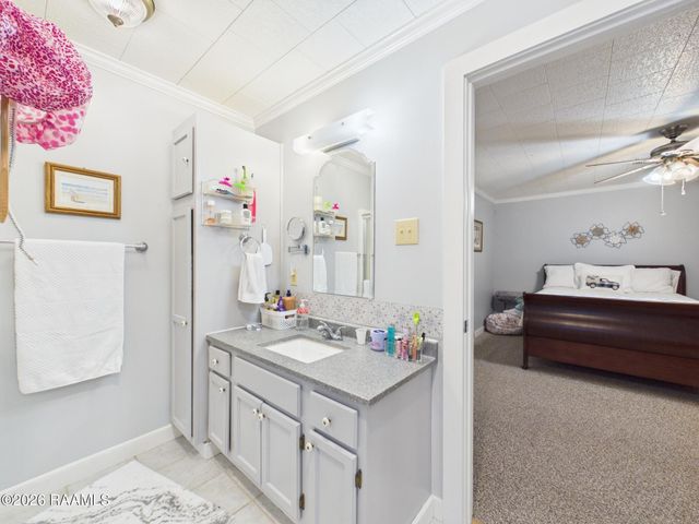6103a Lee Station Road, New Iberia, LA 70560