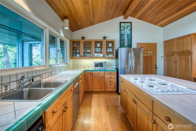 573 Harborview Lane, Orcas Island, WA 98243