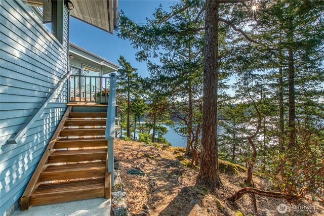 573 Harborview Lane, Orcas Island, WA 98243
