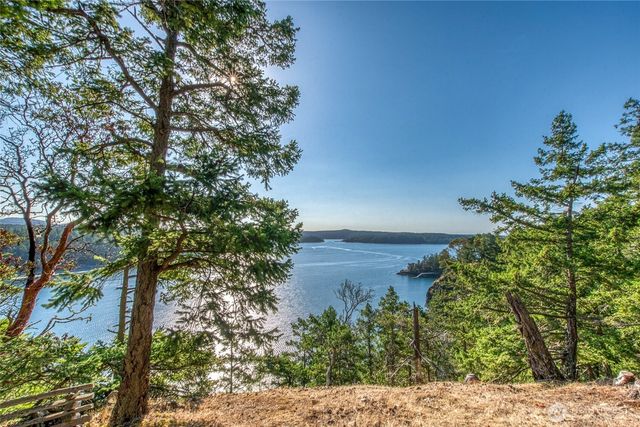 573 Harborview Lane, Orcas Island, WA 98243