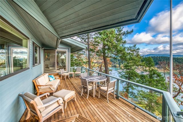 573 Harborview Lane, Orcas Island, WA 98243