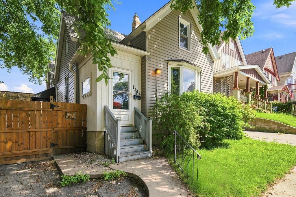1412 S 32nd STREET, Milwaukee, WI 53215