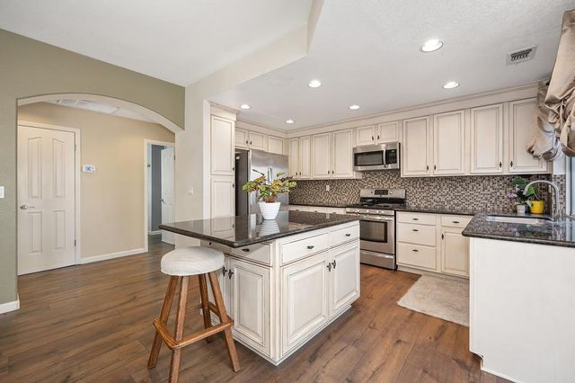 5658 Blackrock Rd, Rocklin, CA 95765