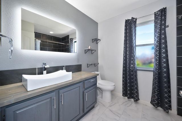 5658 Blackrock Rd, Rocklin, CA 95765