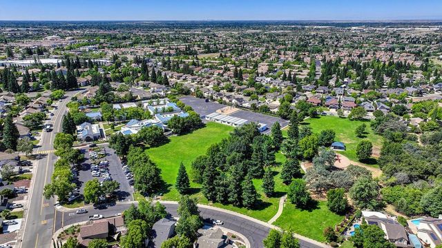 5658 Blackrock Rd, Rocklin, CA 95765