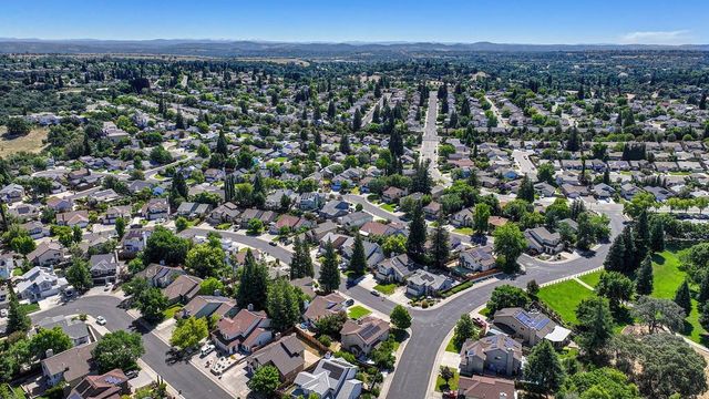 5658 Blackrock Rd, Rocklin, CA 95765